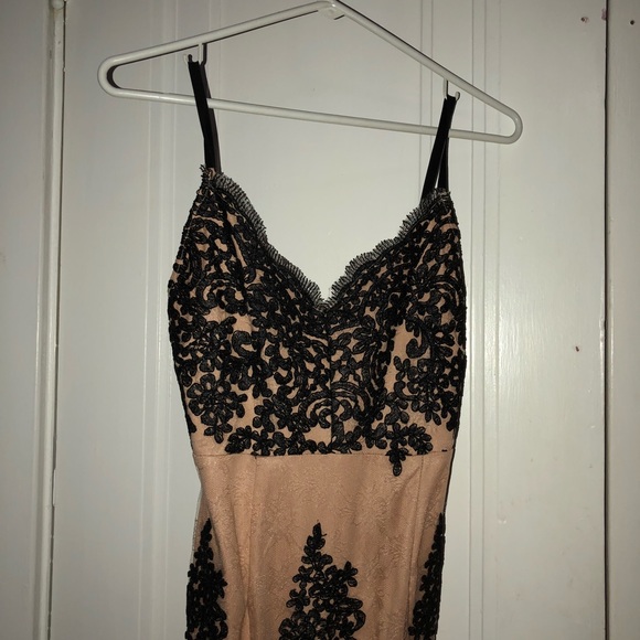 Nude black lace dress - Picture 2 of 2